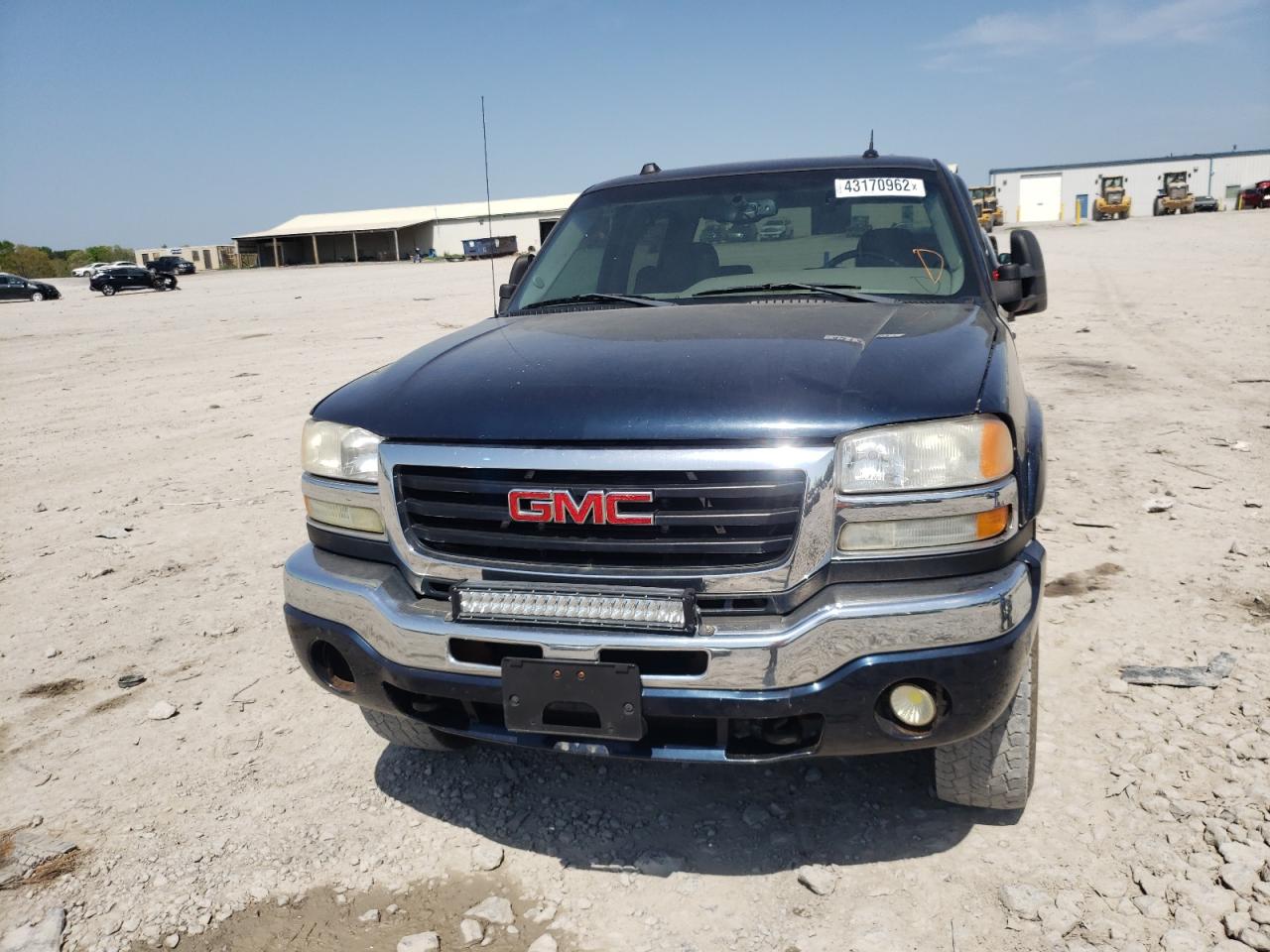 Photo 9 from auction – 2005 GMC SIERRA K25 with VIN 1GTHK232X5F871479
