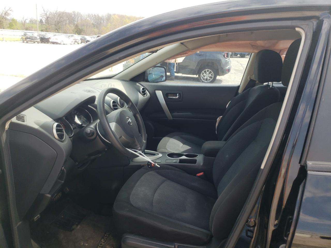 Photo 5 from auction – 2013 NISSAN ROGUE S with VIN JN8AS5MT1DW509649