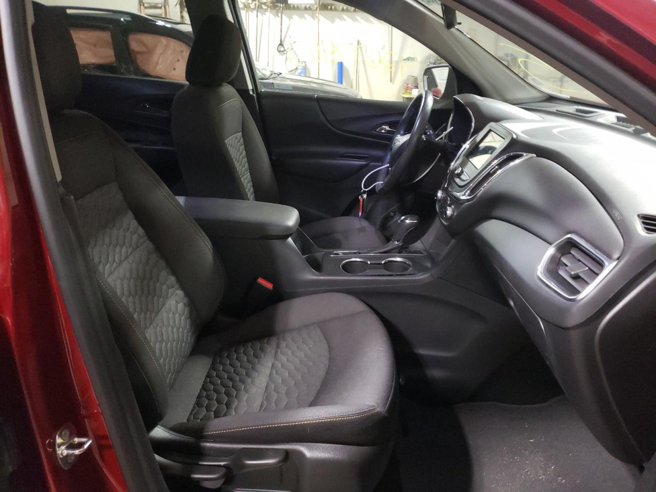 Photo 5 from auction – 2019 CHEVROLET EQUINOX LT with VIN 3GNAXTEV5KS600425