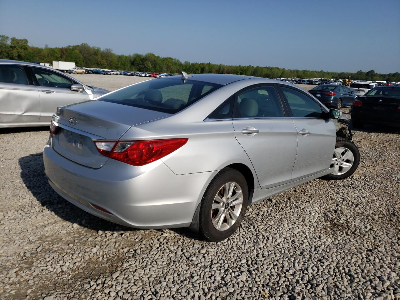Photo 4 from auction – 2011 HYUNDAI SONATA GLS with VIN 5NPEB4AC7BH290579