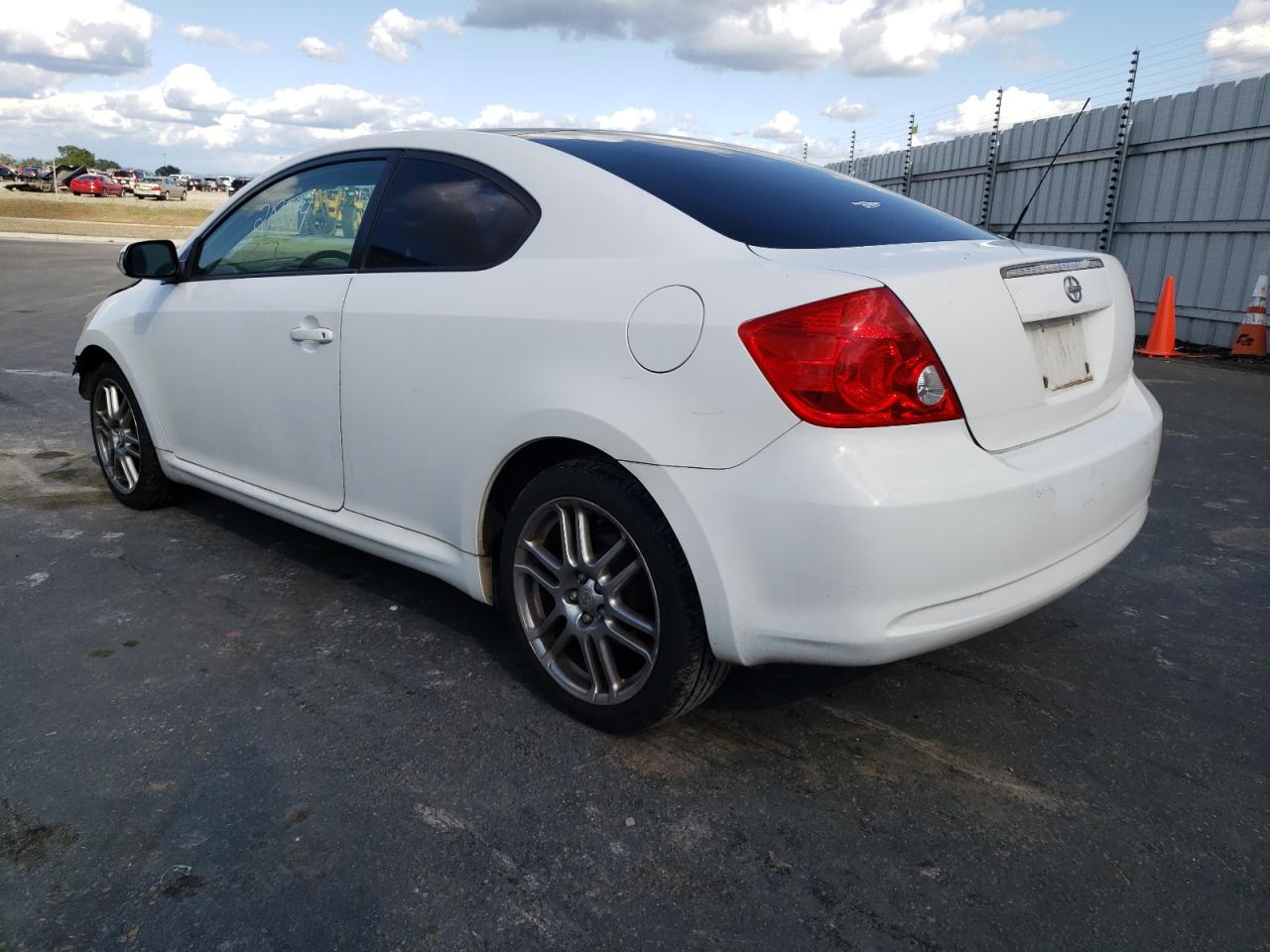 Photo 3 from auction – 2005 TOYOTA SCION TC with VIN JTKDE177350050788