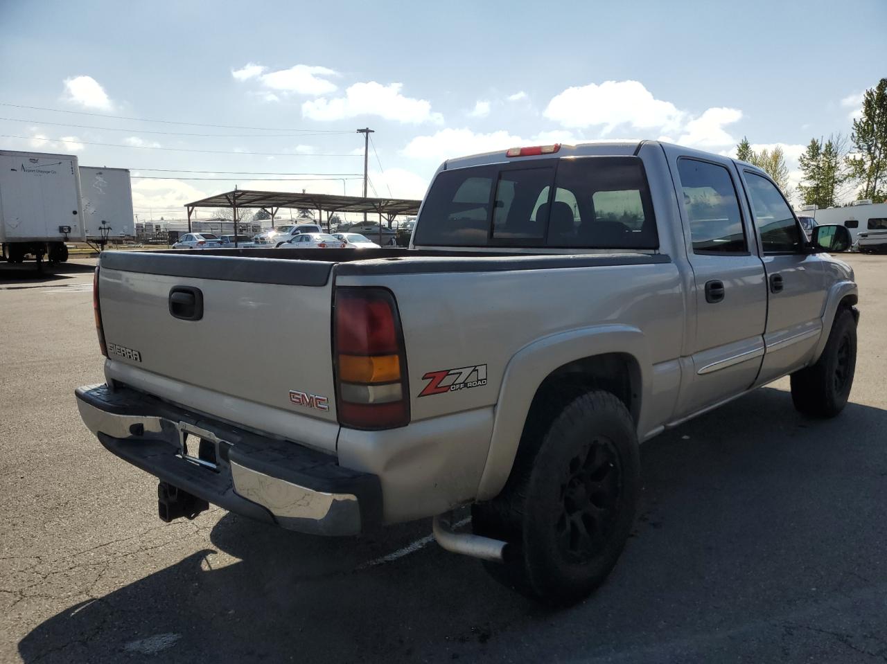 Photo 4 from auction – 2005 GMC NEW SIERRA with VIN 2GTEK13T151134877