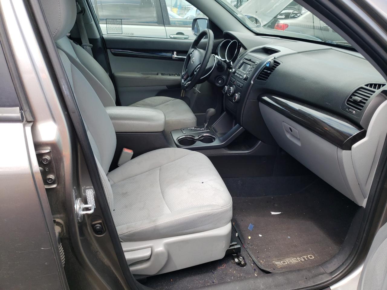 Photo 5 from auction – 2011 KIA SORENTO BA with VIN 5XYKT3A12BG036178