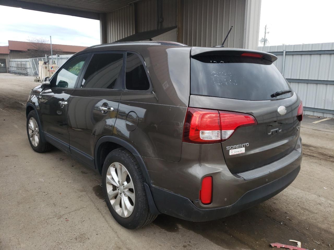 Photo 3 from auction – 2014 KIA SORENTO EX with VIN 5XYKU4A76EG431041