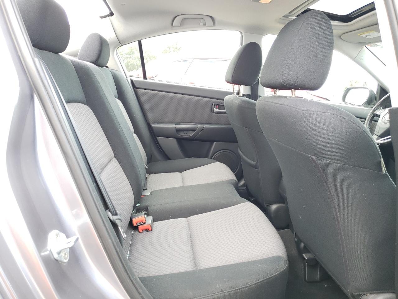 Photo 6 from auction – 2006 MAZDA 3 I with VIN JM1BK32G361445530