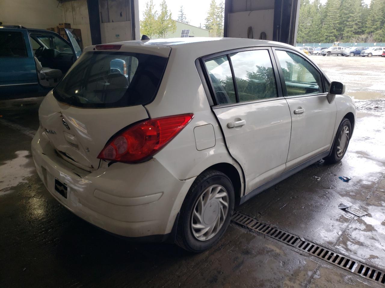 Photo 4 from auction – 2007 NISSAN VERSA S with VIN 3N1BC13E47L441563