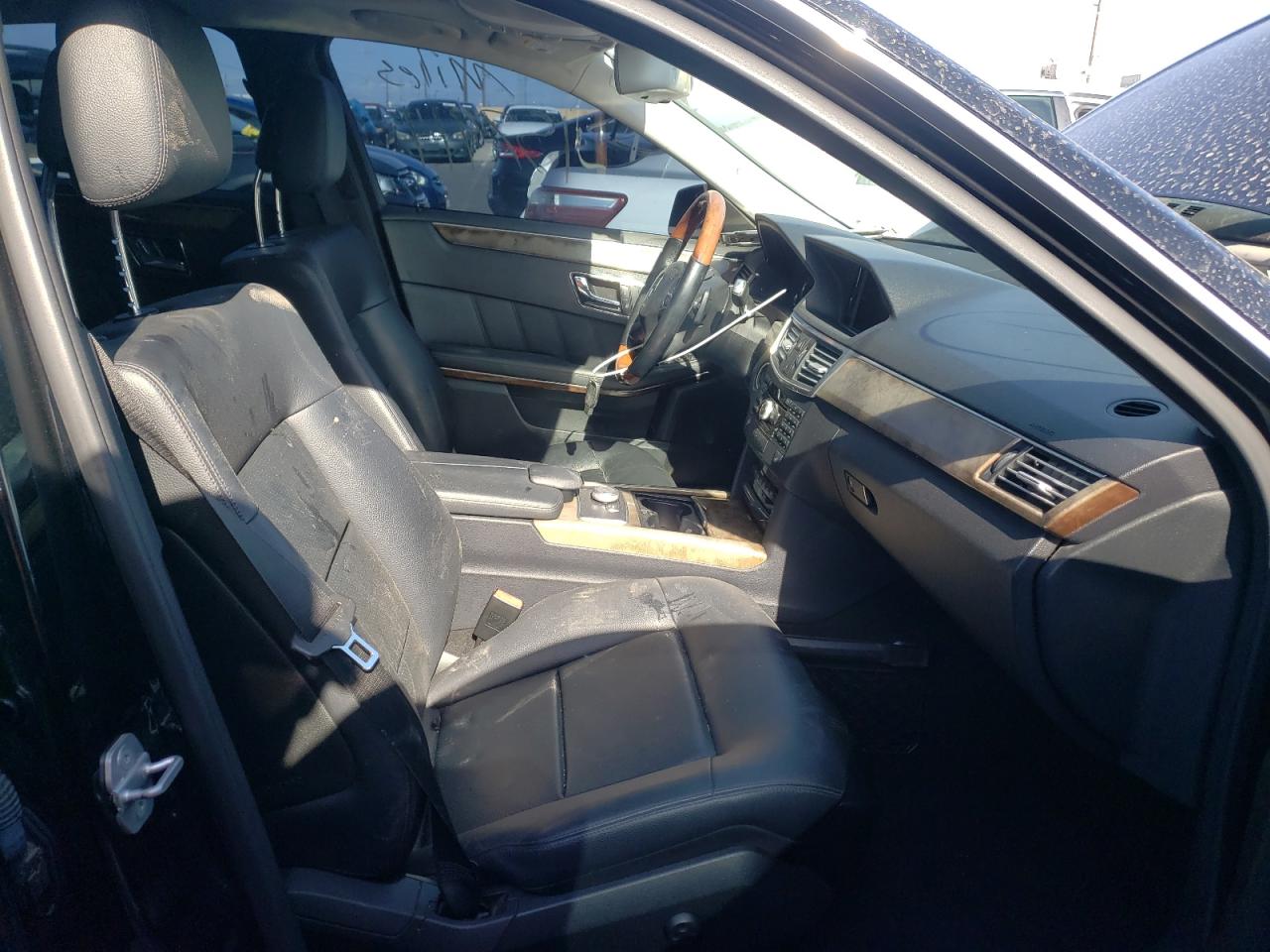 Photo 5 from auction – 2010 MERCEDES-BENZ E 350 with VIN WDDHF5GB0AA176473