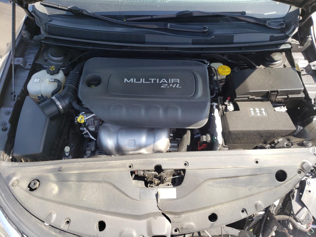 Photo 7 from auction – 2015 CHRYSLER 200 LIMITE with VIN 1C3CCCAB6FN756373