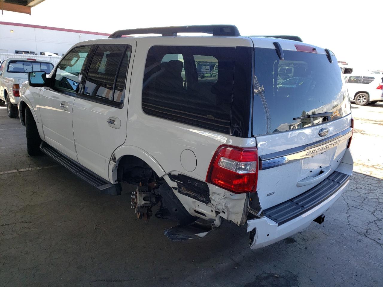 Photo 3 from auction – 2016 FORD EXPEDITION with VIN 1FMJU1JT1GEF50436