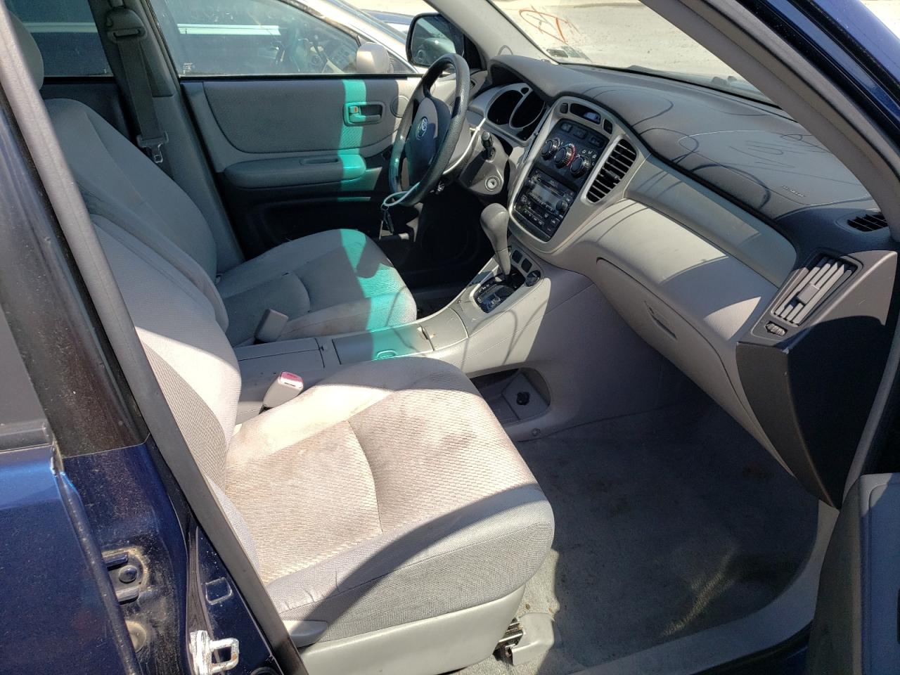Photo 5 from auction – 2004 TOYOTA HIGHLANDER with VIN JTEGD21A340099663
