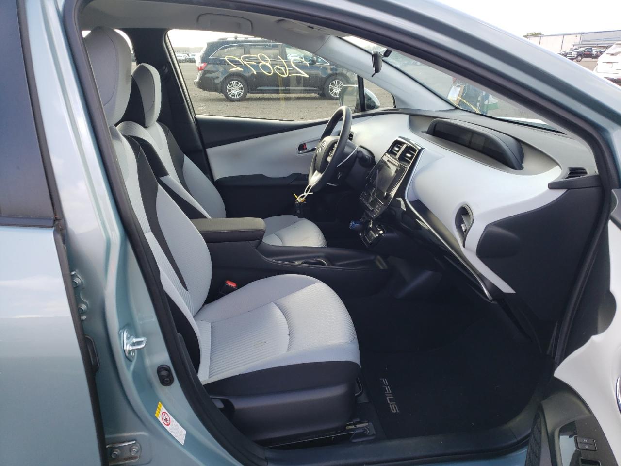 Photo 5 from auction – 2017 TOYOTA PRIUS with VIN JTDKBRFU7H3559136