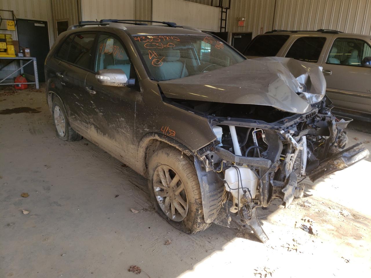 KIA SORENTO LX 2015 with VIN 5XYKTDA68FG558384 - Photo from auction