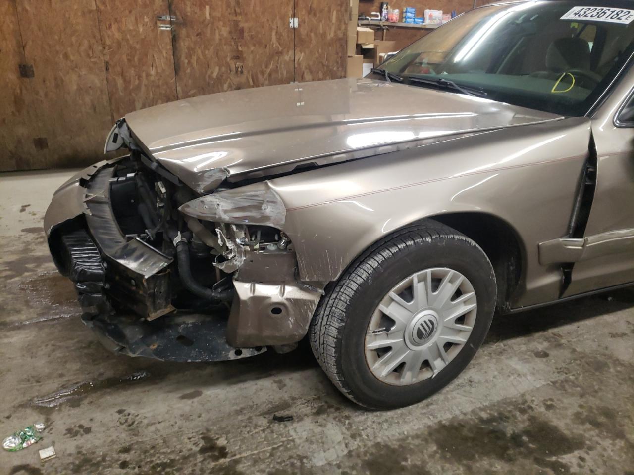 Photo 9 from auction – 2005 MERCURY GRAND MARQ with VIN 2MEFM74W75X639618