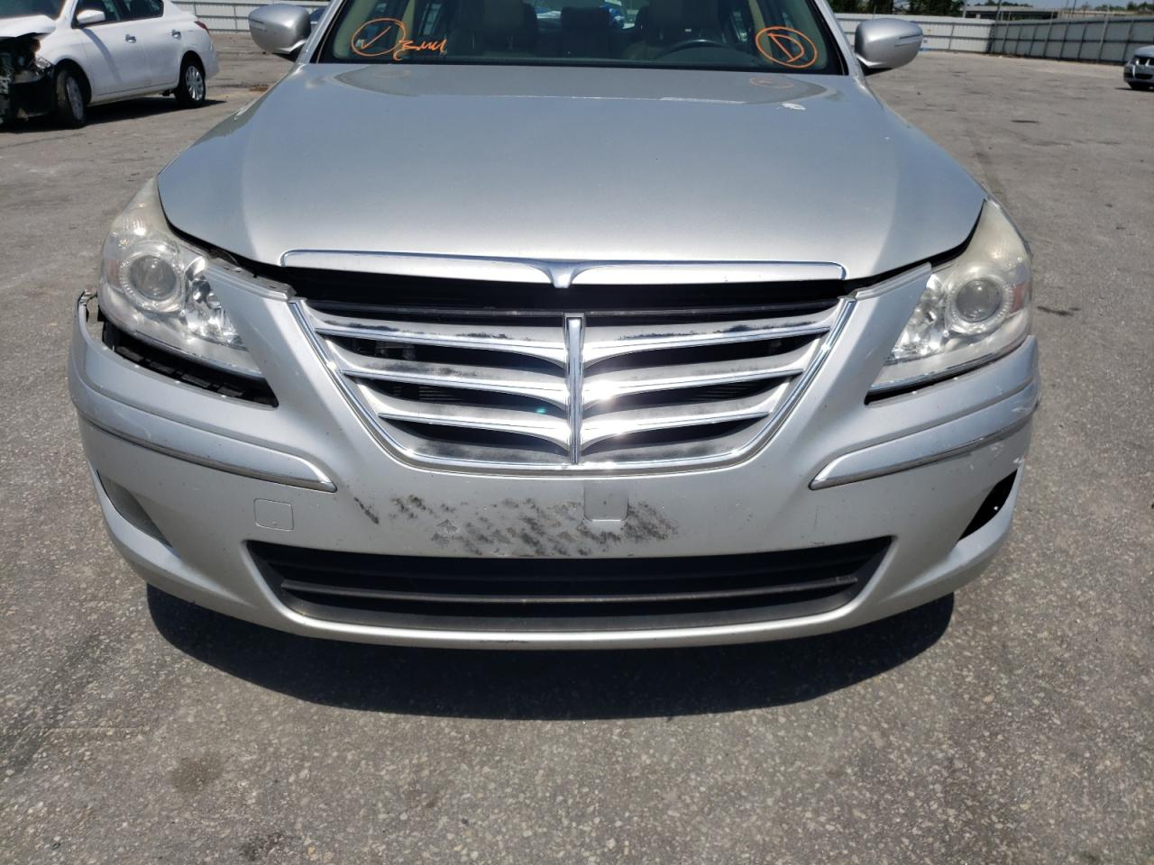 Photo 9 from auction – 2010 HYUNDAI GENESIS 4. with VIN KMHGC4DF2AU098546