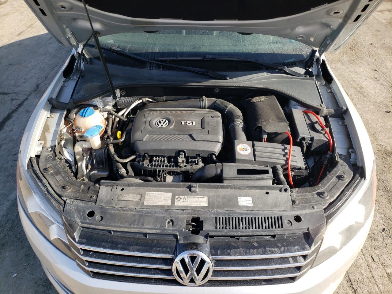 Photo 7 from auction – 2014 VOLKSWAGEN PASSAT S with VIN 1VWAT7A3XEC027657