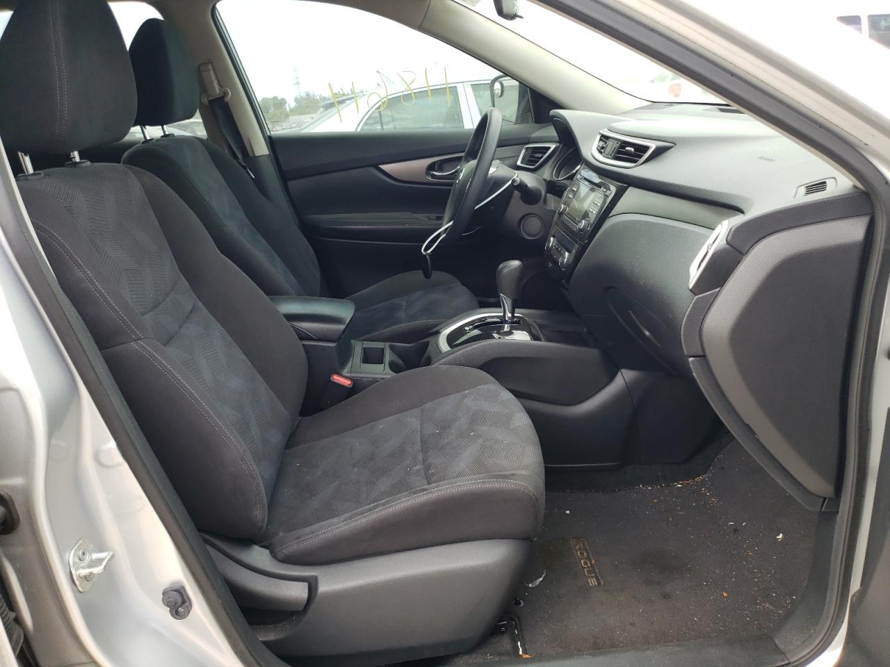 Photo 5 from auction – 2015 NISSAN ROGUE S with VIN KNMAT2MTXFP510383