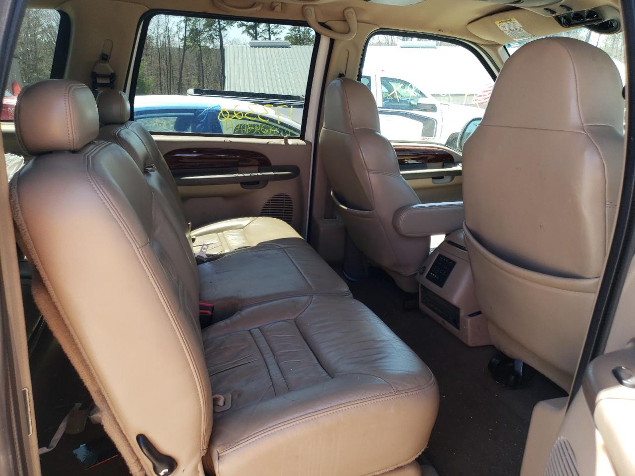 Photo 6 from auction – 2001 FORD EXCURSION with VIN 1FMNU43S61ED57245