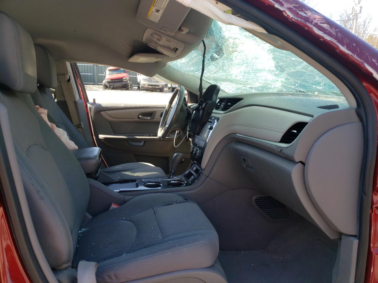 Photo 5 from auction – 2016 CHEVROLET TRAVERSE L with VIN 1GNKVGKD6GJ106404