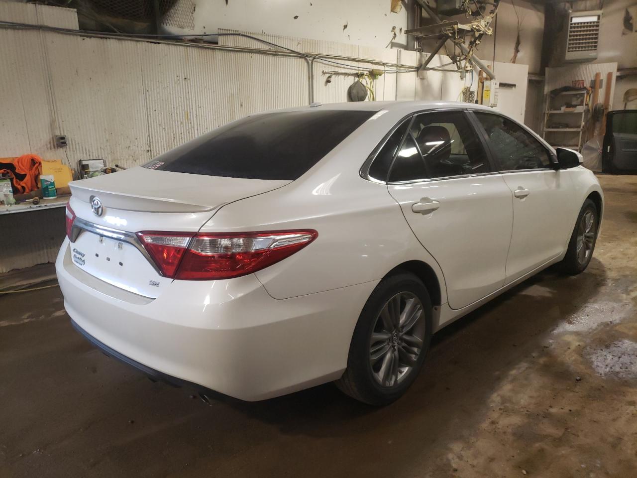 Photo 4 from auction – 2016 TOYOTA CAMRY LE with VIN 4T1BF1FK7GU211880
