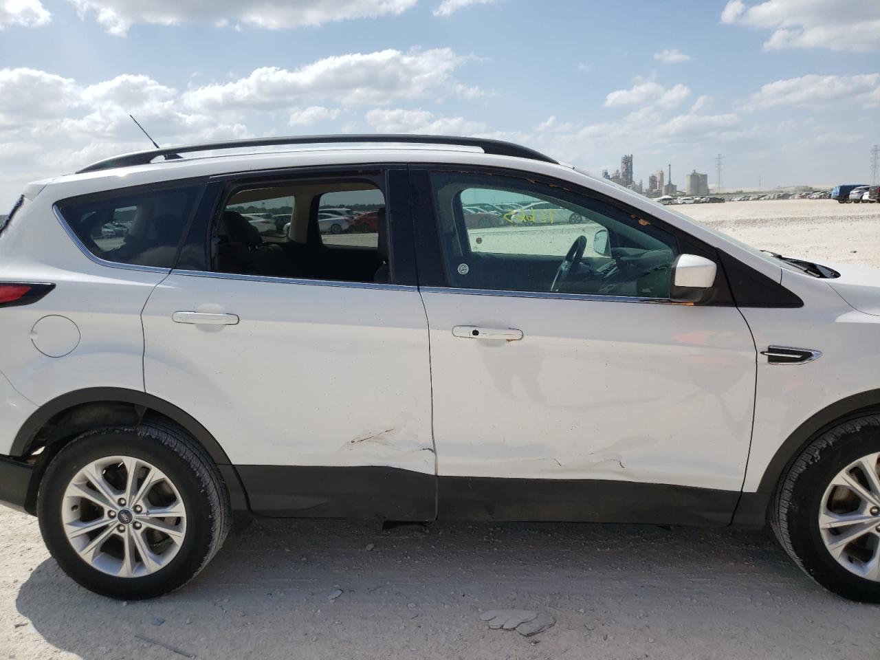 Photo 9 from auction – 2019 FORD ESCAPE SEL with VIN 1FMCU9HD0KUC30786