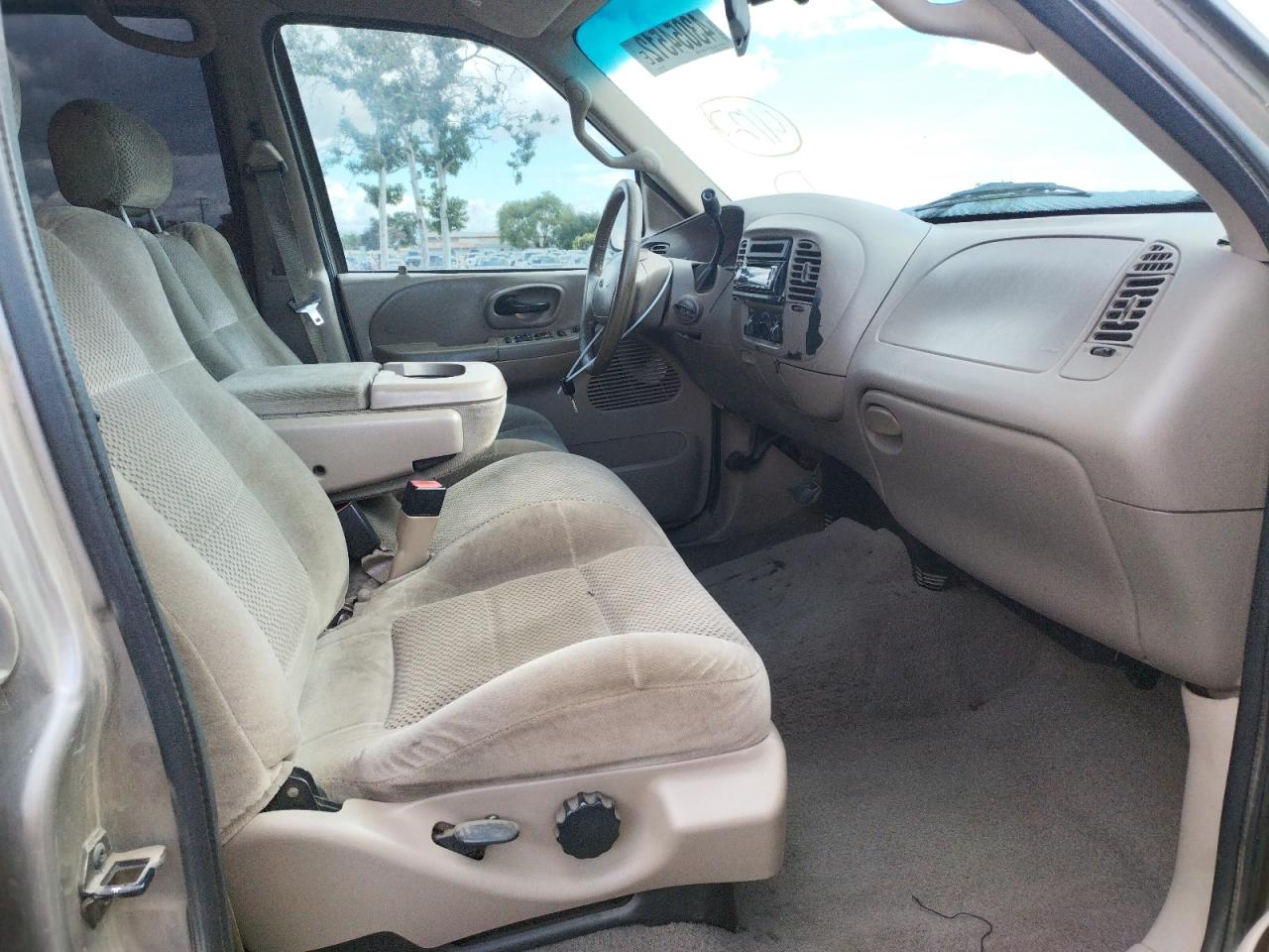 Photo 5 from auction – 2001 FORD F150 SUPER with VIN 1FTRW07W21KB24485