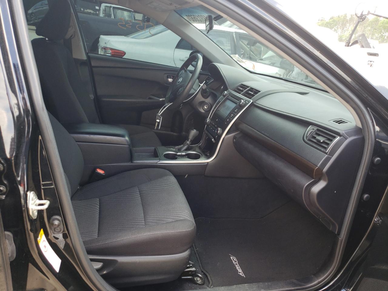 Photo 5 from auction – 2017 TOYOTA CAMRY LE with VIN 4T1BF1FK8HU440425