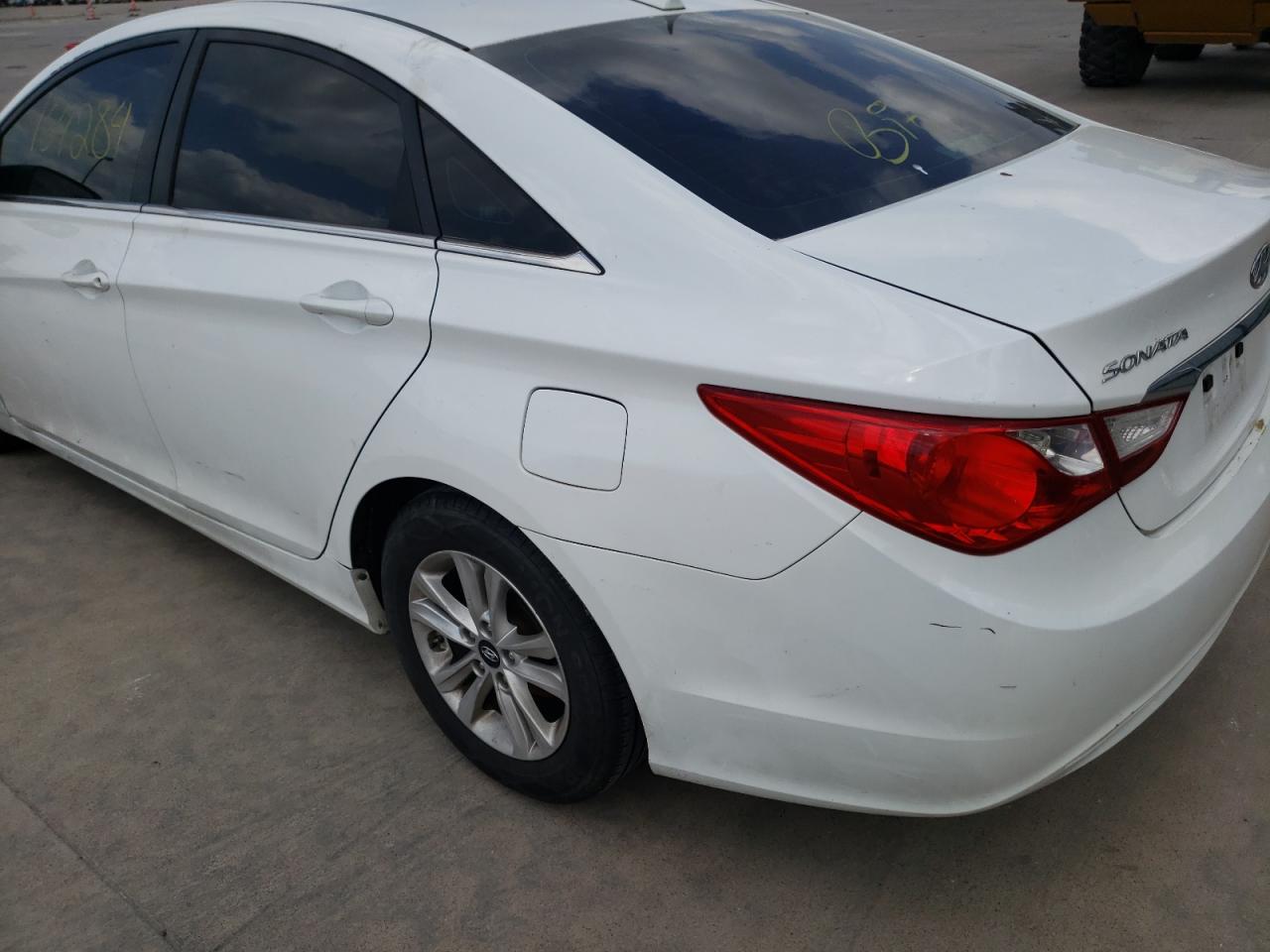 Photo 9 from auction – 2013 HYUNDAI SONATA GLS with VIN 5NPEB4AC6DH803906