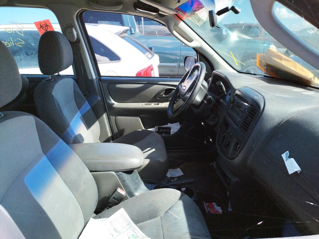 Photo 5 from auction – 2003 FORD ESCAPE with VIN 1FMYU92193KC15964