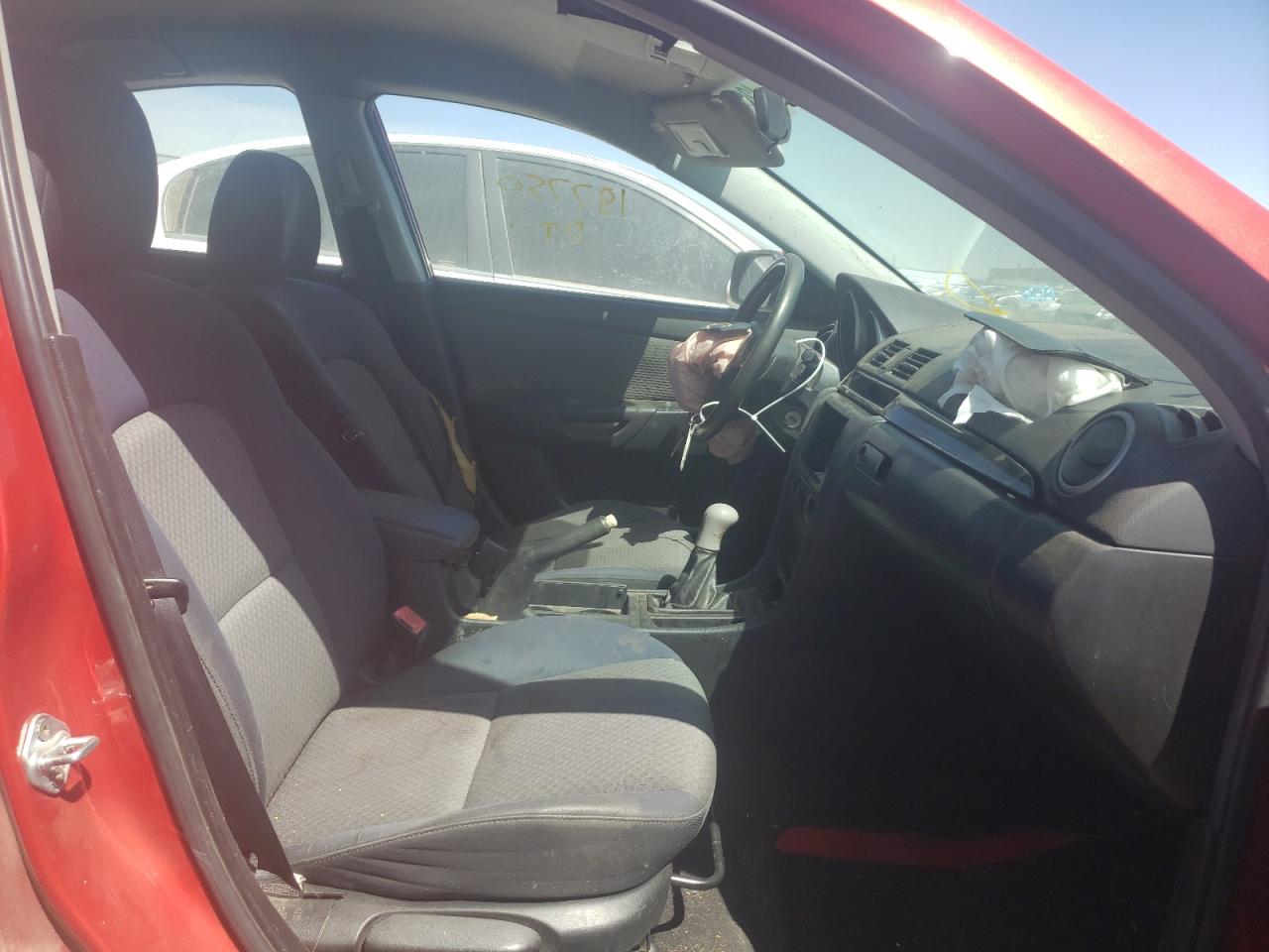 Photo 5 from auction – 2005 MAZDA 3 I with VIN JM1BK12F251306452