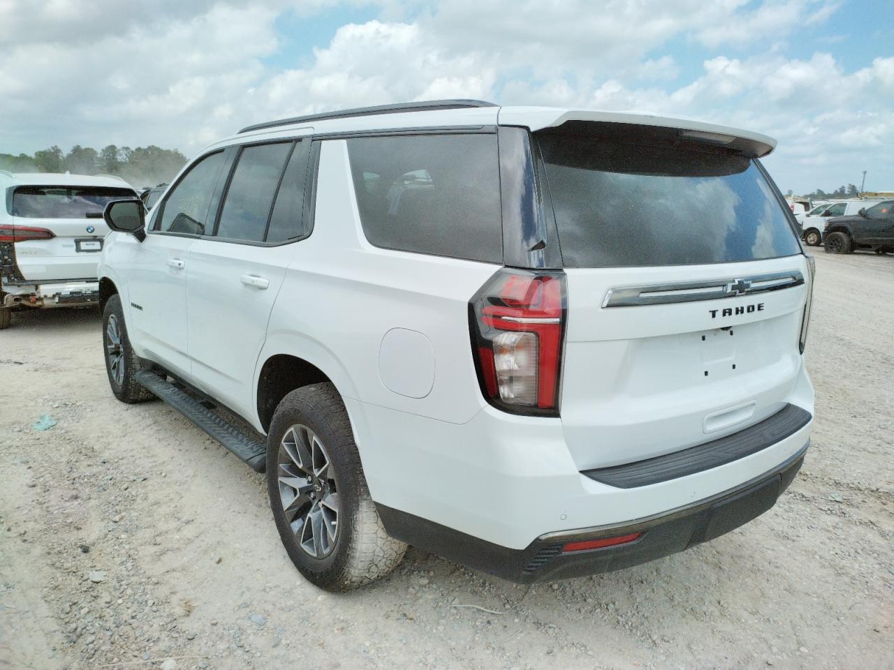 Photo 3 from auction – 2021 CHEVROLET TAHOE K150 with VIN 1GNSKPKD4MR381663