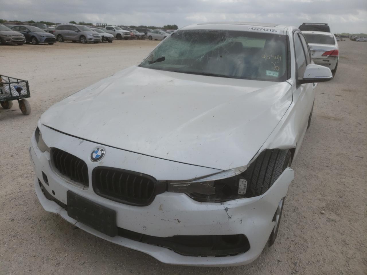 Photo 9 from auction – 2016 BMW 320 I with VIN WBA8E1G55GNU12243