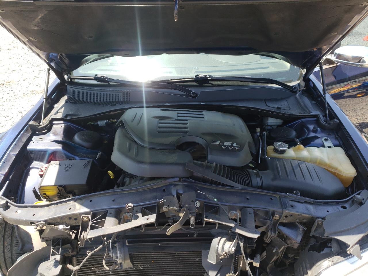 Photo 7 from auction – 2014 CHRYSLER 300C with VIN 2C3CCAEG7EH248995