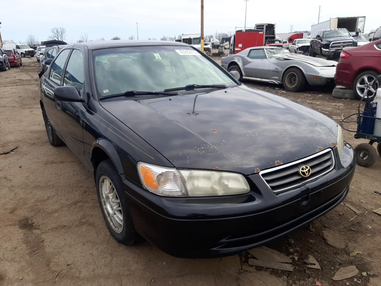 TOYOTA CAMRY LE 2000 with VIN 4T1BF22K4YU092263 - Photo from auction