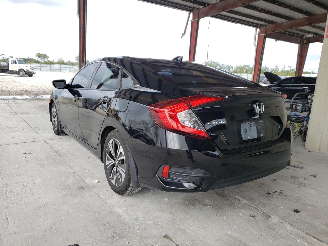 Photo 3 from auction – 2017 HONDA CIVIC EX with VIN 19XFC1F30HE005338
