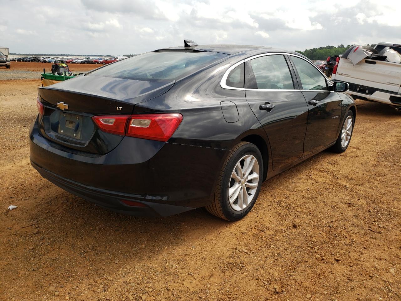Photo 4 from auction – 2016 CHEVROLET MALIBU LT with VIN 1G1ZE5ST1GF345180