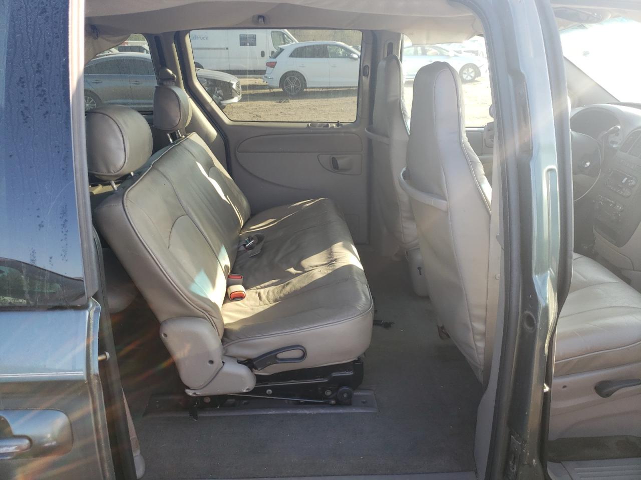 Photo 6 from auction – 2002 DODGE CARAVAN SP with VIN 1B4GP453X2B728434