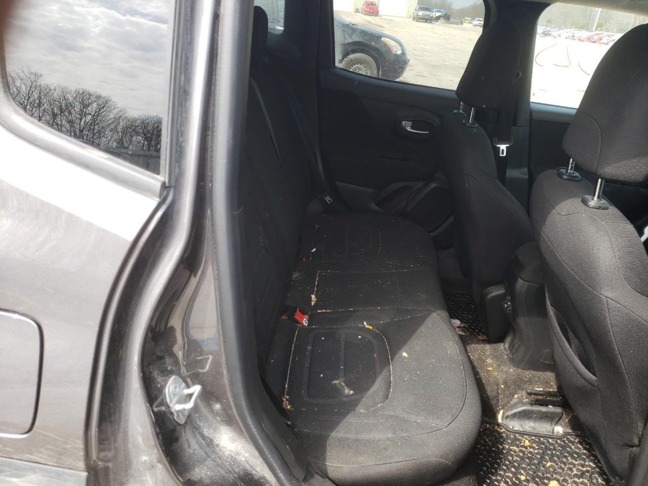 Photo 6 from auction – 2019 JEEP RENEGADE L with VIN ZACNJBBB8KPK30165