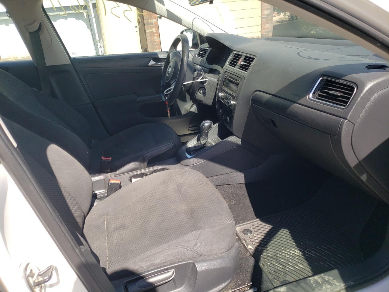 Photo 5 from auction – 2012 VOLKSWAGEN JETTA BASE with VIN 3VW2K7AJ0CM342968