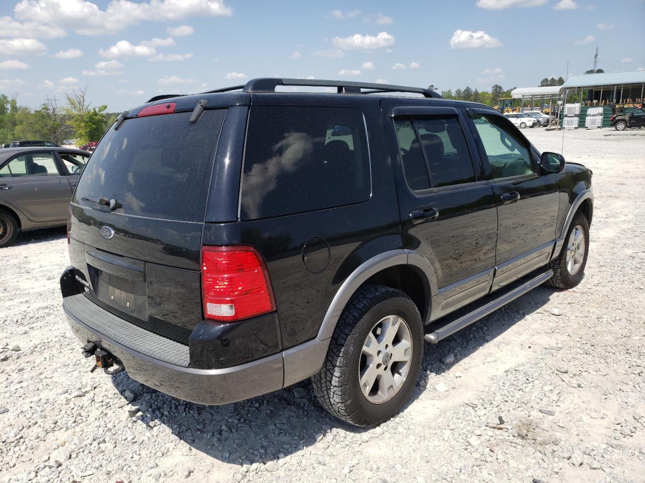 Photo 4 from auction – 2004 FORD EXPLORER X with VIN 1FMZU63K84UA31065