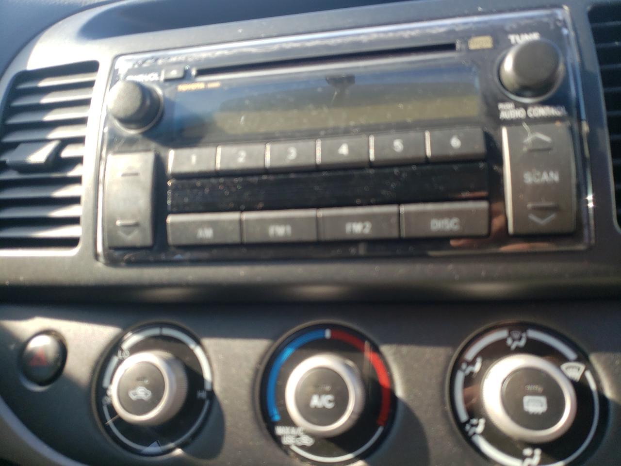Photo 9 from auction – 2005 TOYOTA CAMRY LE with VIN 4T1BE32KX5U943809