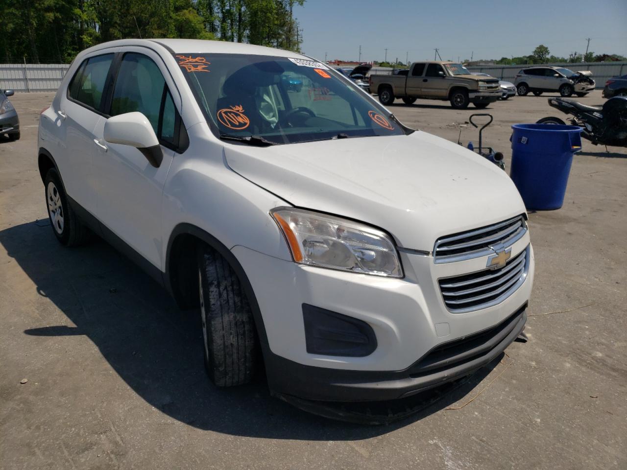 CHEVROLET TRAX LS 2015 with VIN KL7CJKSB9FB218212 - Photo from auction