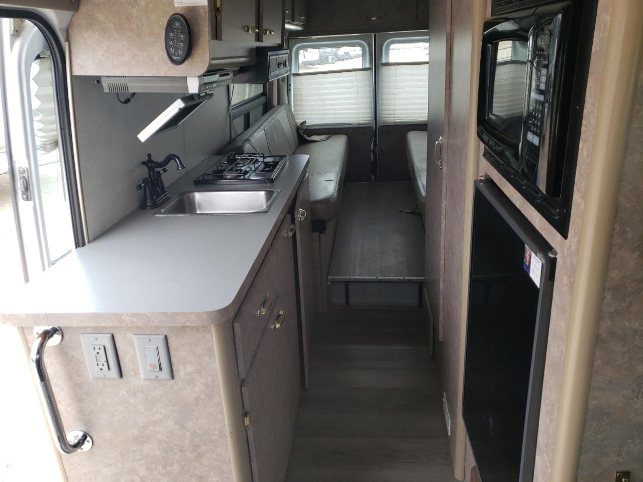 Photo 6 from auction – 2005 GULF STREAM TRAVEL TRA with VIN WD2PD744145614863