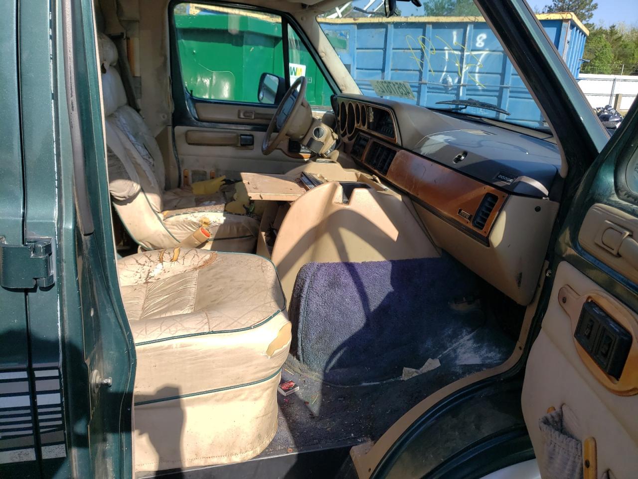 Photo 5 from auction – 1997 DODGE RAM VAN B2 with VIN 2B6HB21Y4VK548882