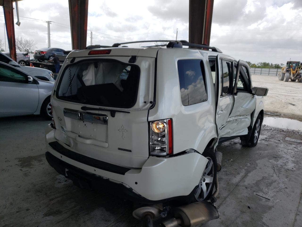 Photo 4 from auction – 2014 HONDA PILOT TOUR with VIN 5FNYF3H91EB018991