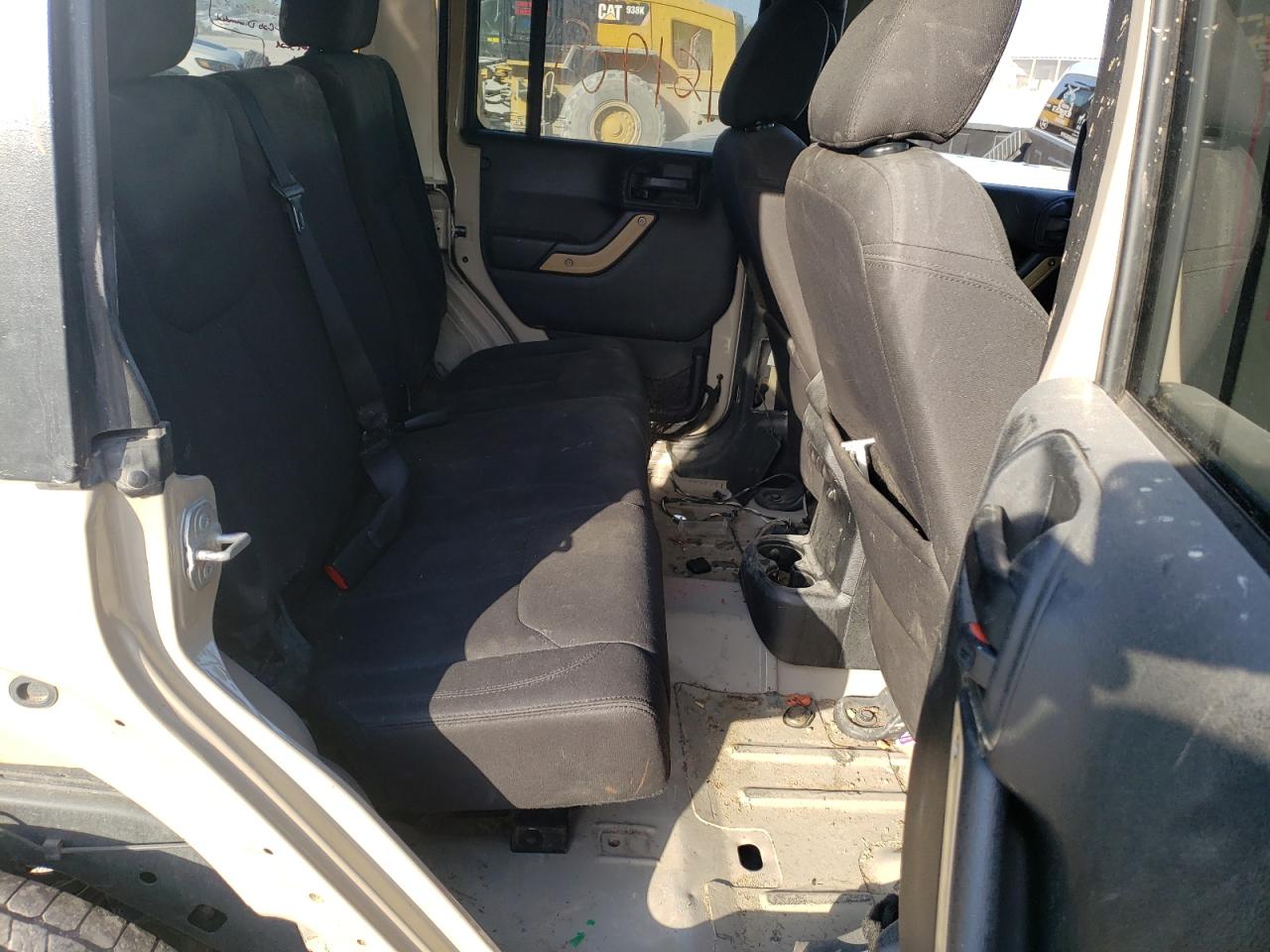 Photo 16 from auction – 2016 JEEP WRANGLER U with VIN 1C4BJWDG7GL211611