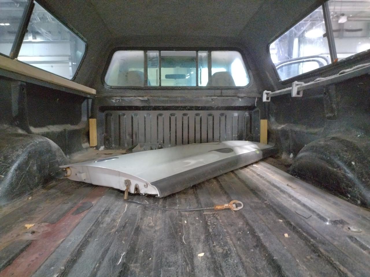 Photo 6 from auction – 2004 FORD F-150 HERI with VIN 2FTRF17W54CA35072
