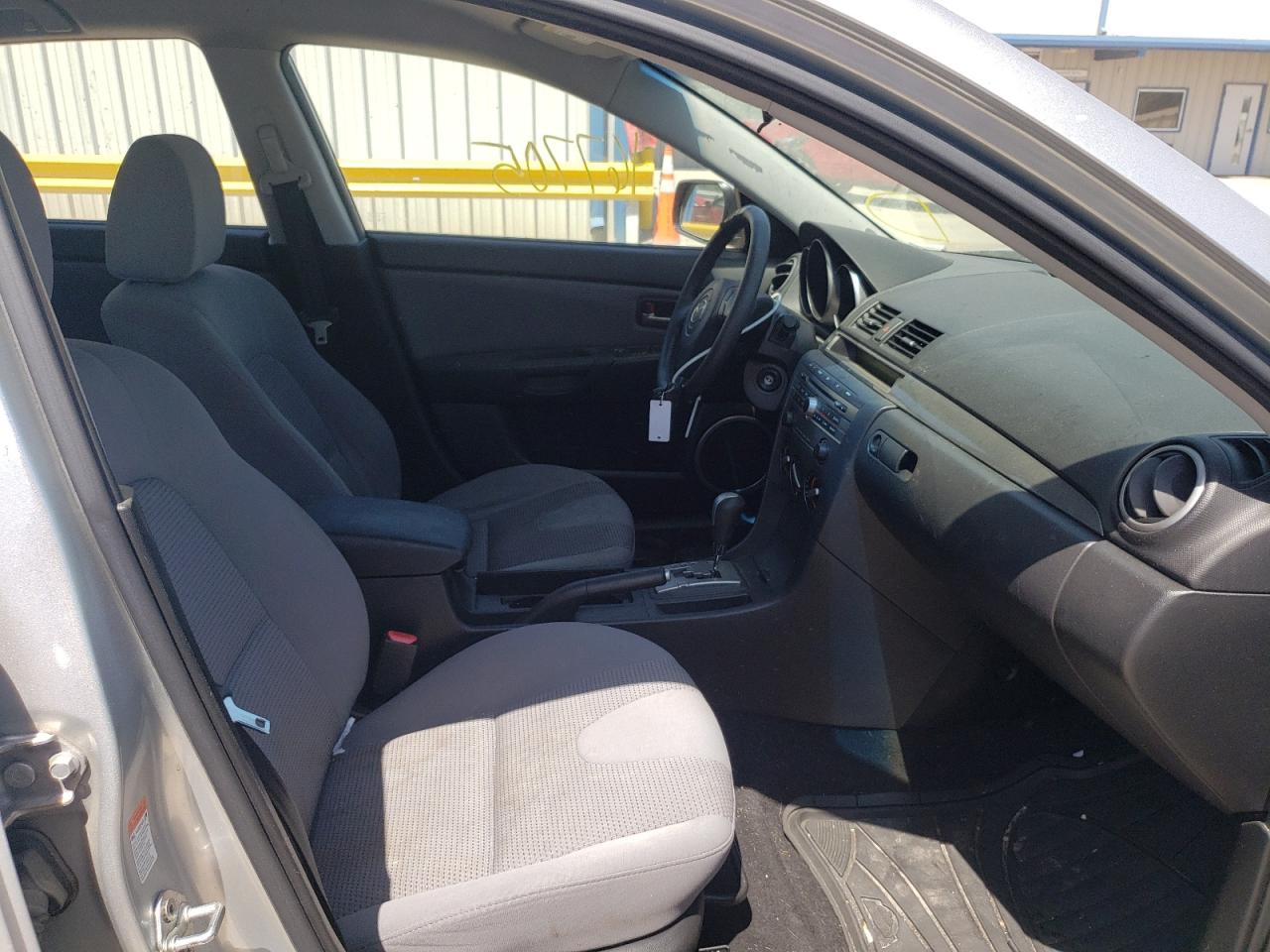 Photo 5 from auction – 2008 MAZDA 3 HATCHBAC with VIN JM1BK343281825066