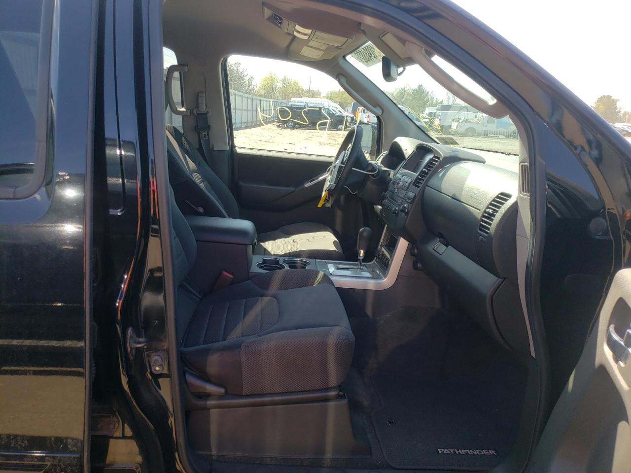 Photo 5 from auction – 2012 NISSAN PATHFINDER with VIN 5N1AR1NB6CC609828