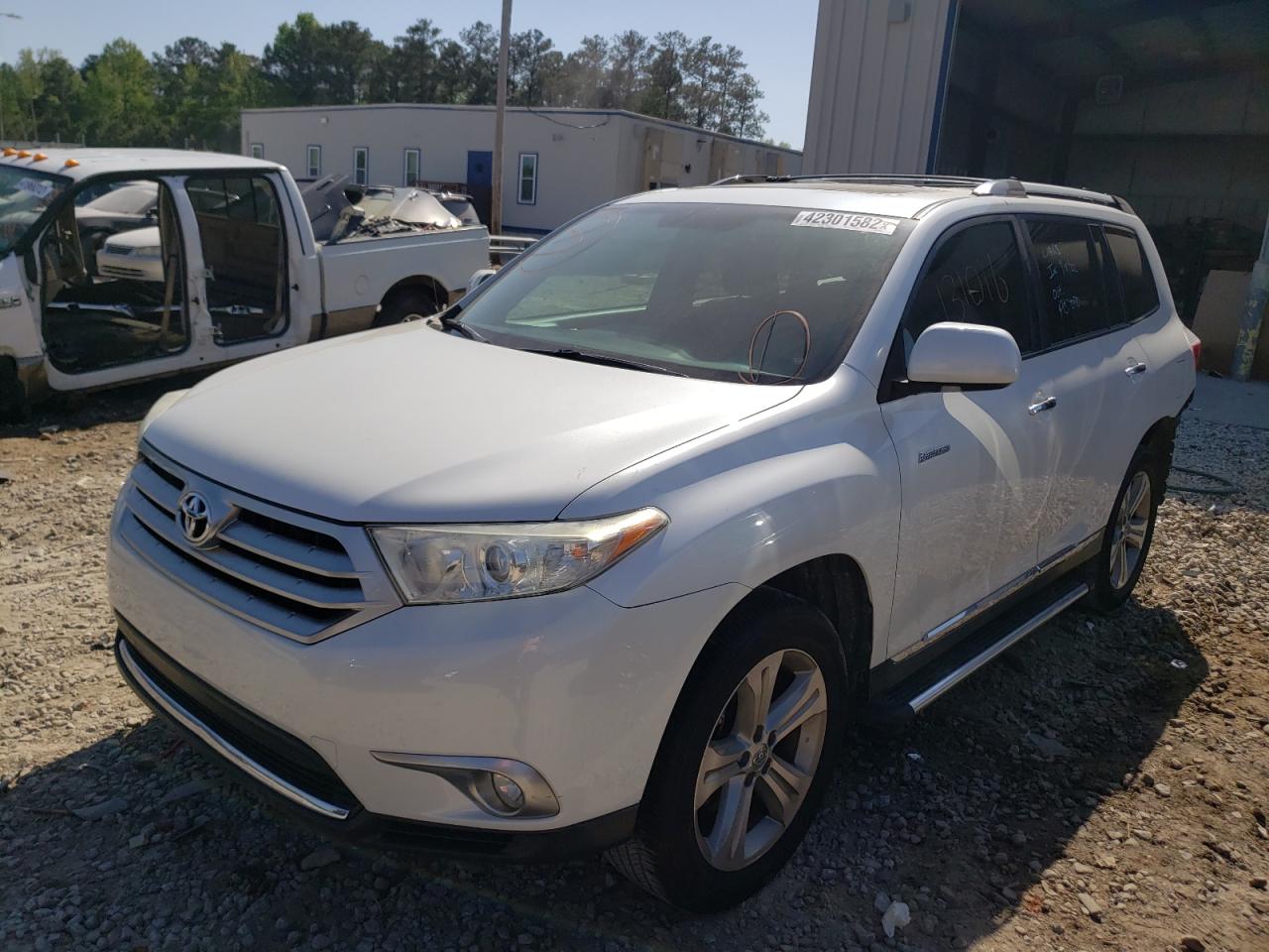 Photo 2 from auction – 2013 TOYOTA HIGHLANDER with VIN 5TDYK3EH8DS091583
