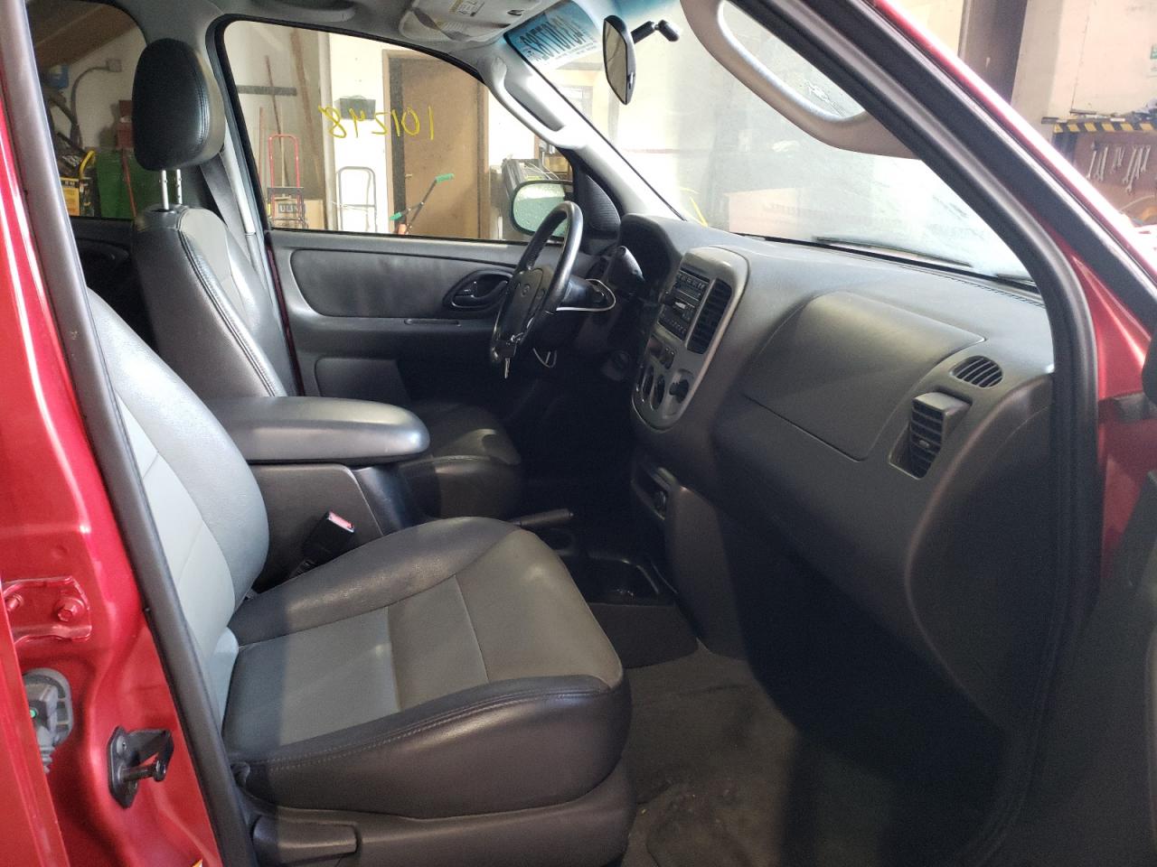 Photo 5 from auction – 2003 FORD ESCAPE XLT with VIN 1FMCU931X3KD38486